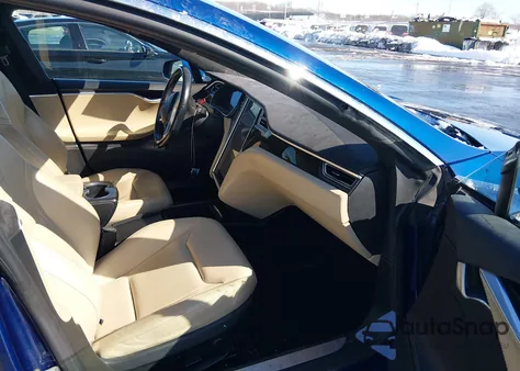 2016 Tesla Model S 60D/70D/75D/85D/90D z USA, uszkodzony, nr VIN 5YJSA1E20GF136470